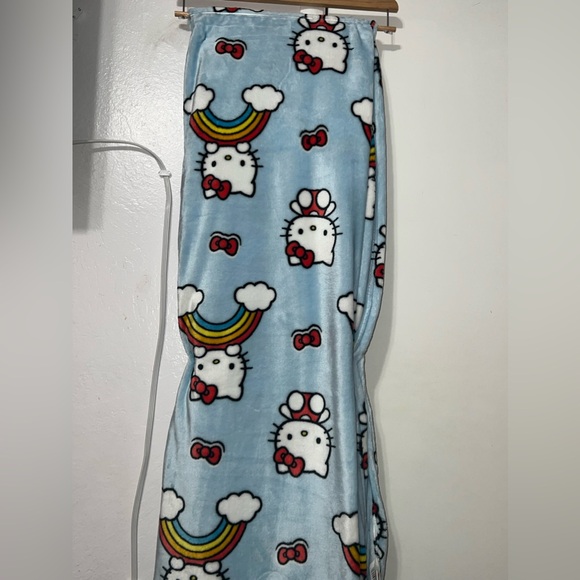 Blue hello kitty cloud/rainbow blanket rare find💙🌈☁️Twin size 60x90in long - Picture 5 of 5